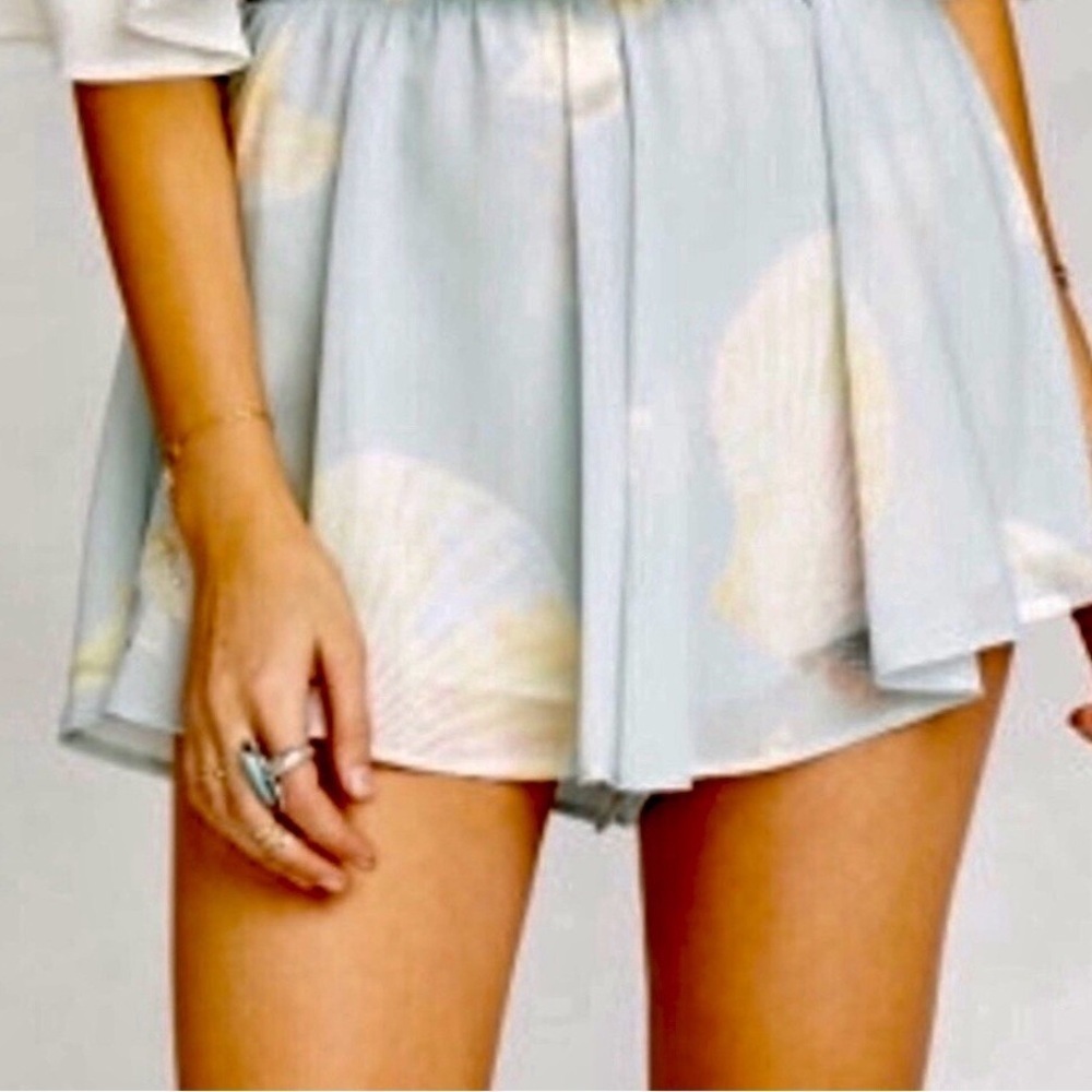 Show Me Your MUMU Carlos swing Shorts Seashell Print Size small mermaid/beach